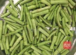 橄榄辣豆角的做法图解2