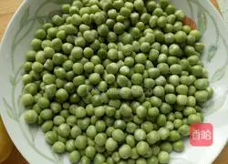 Illustration of how to make minced meat sandwich 2