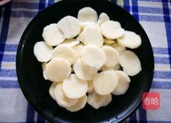 马蹄炒鸡肉的做法图解1