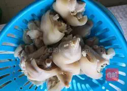 Illustration of how to cook pig's trotters with soybeans 4