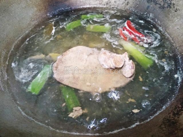 继续煮猪肝四十分钟