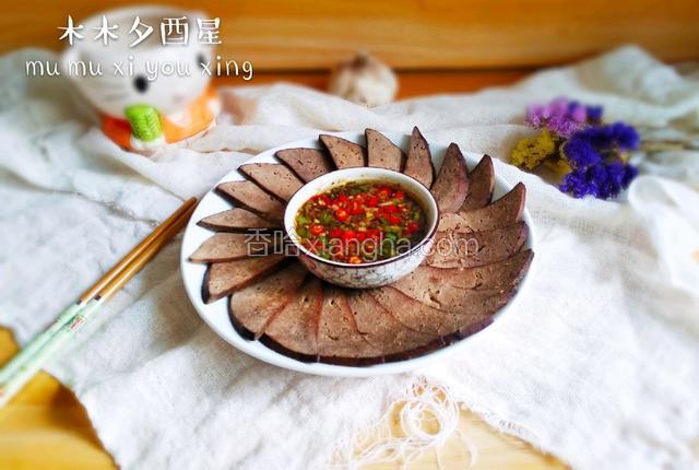 猪肝切片装盘即可
