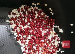 椰汁红豆薏米芋圆芒果露的做法图解1