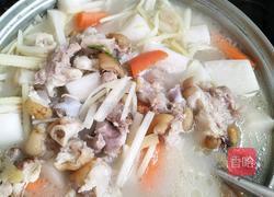 萝卜猪蹄汤的做法图解3
