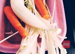 萝卜猪蹄汤的做法图解1