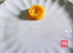 芒果玫瑰花的做法图解6
