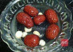 冰糖银耳莲子羹的做法图解3