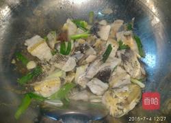 鲶鱼茄子汤的做法图解5