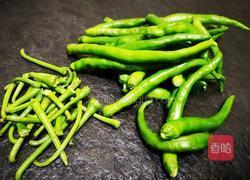 青椒辣子鸡的做法图解1