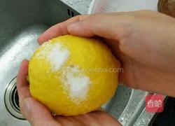 柠檬百香果蜂蜜茶的做法图解1