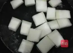 Mushroom, winter melon and duck soup recipe illustration 4