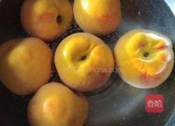自制黄桃罐头的做法图解1