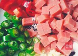 毛豆炒火腿的做法图解2