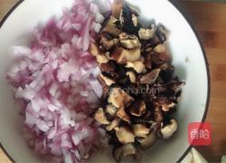 家常腊肠焖饭的做法图解1