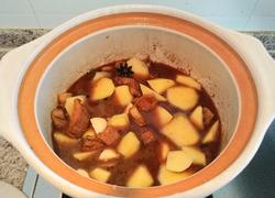 土豆闷五花肉