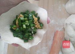 韭菜鸡蛋海米包子的做法图解5