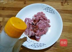 青红椒西葫芦炒肉片的做法图解3