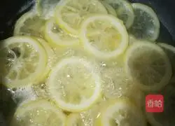 Illustration of how to make lemon slices 7
