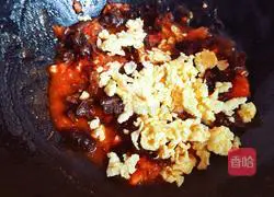 Illustration of how to make scrambled eggs with tomatoes and fungus 12