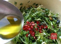 皮蛋拌苦菊的做法图解13