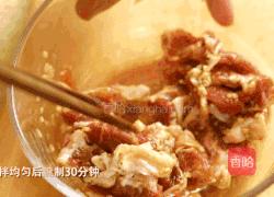 芝士飘香的辣白菜炒五花肉豆芽饭,还要再来一碗!的做法图解2
