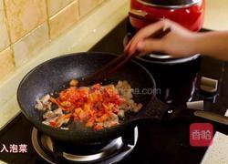 芝士飘香的辣白菜炒五花肉豆芽饭，还要再来一碗！的做法图解6