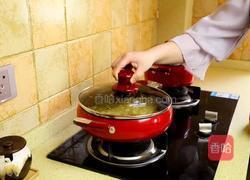 芝士飘香的辣白菜炒五花肉豆芽饭，还要再来一碗！的做法图解16