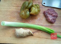 香辣榨菜炒肉丝的做法图解1