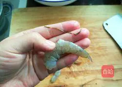 Garlic sprouts, tofu and prawn soup recipe 5