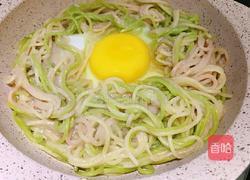 面条鸡蛋饼的教学的做法图解10