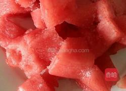 西瓜沙冰气泡水的做法图解1