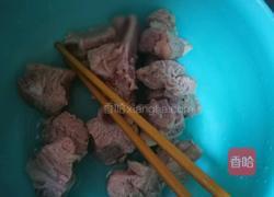 玉米萝卜排骨汤的做法图解2