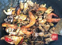 牛蛙海鲜麻辣香锅的做法图解10