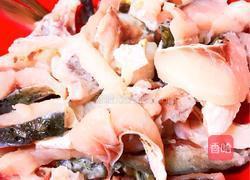 剁椒豆豉蒸鱼的做法图解1