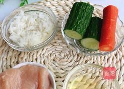 黄瓜鸡肉丸子汤的教学的做法图解1