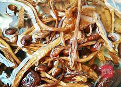 茶树菇山药龙骨汤的做法图解1