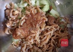 海蜇拌黄瓜的做法图解3