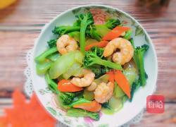 虾球炒西蓝花的做法图解1