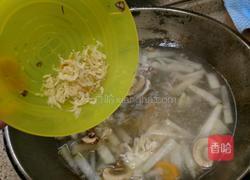 冬瓜虾皮牛排菇汤的做法图解6