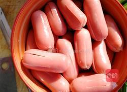 炸红肠（小章鱼的形状噢）的做法图解3