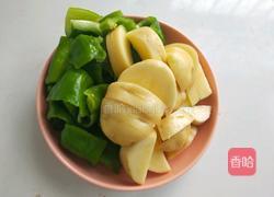 土豆烧鸡肉的做法图解4