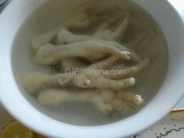捞出，放入准备好的冰水中，冷藏半小时