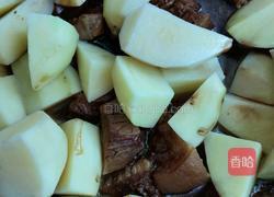土豆红烧肉的做法图解6