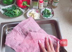 龙虾味土豆烤鱼的做法图解2