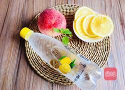 蜜桃苏打水的做法图解1