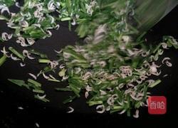 韭菜炒虾皮的做法图解2