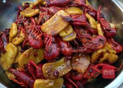 小龙虾烧年糕的做法图解14