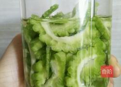 苦瓜梨汁的做法图解2