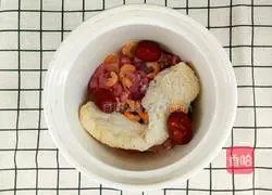 Illustration of how to supplement protein and amino acids with bamboo fungus and shrimp soup 4