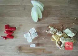 Illustration of making sauce-flavored pig's feet 6